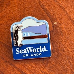Seaworld pins from 2009